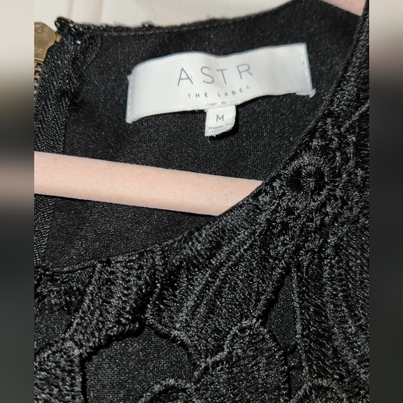 ASTR LACE DRESS !! - Picture 3 of 3